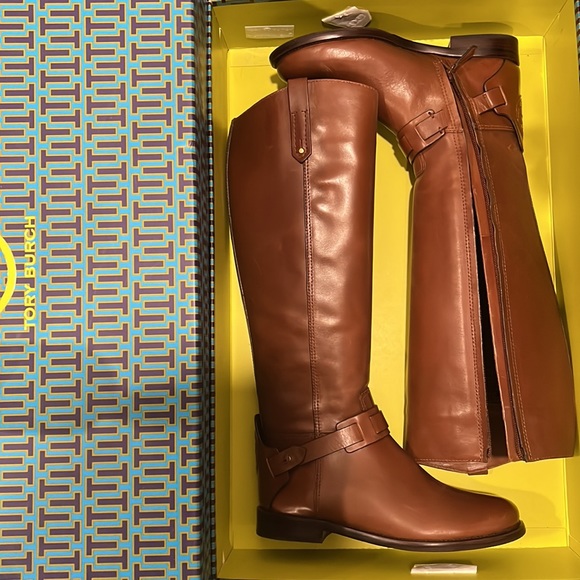 TORY BURCH COLTON ALMOND LEATHER RIDING BOOT - Picture 4 of 8
